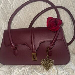Steve Madden Elegant Burgundy Handbag with Heart Charm